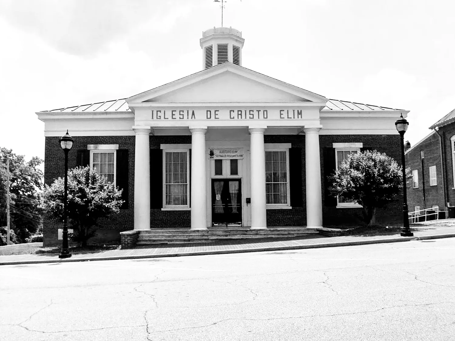 Iglesia de Cristo Elim church building, photographed for the original church website